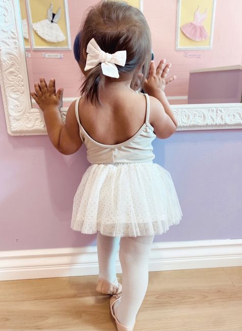 Ballerina Birthday Outfit, Toddler Ballet Aesthetic, Toddler Dance Outfit, Toddler Ballerina Costume, Toddler Ballet Outfit, Toddler Dance Classes, Toddler Ballerina, Motherhood Aesthetic, Dance Class Outfit