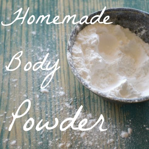 Unscented Homemade Body Powder                                                                                                                                                                                 More Diy Body Powder, Natural Body Powder, Homemade Deodorant Recipe, Homemade Dry Shampoo, Deodorant Powder, Deodorant Recipes, Diy Deodorant, Homemade Deodorant, Dusting Powder