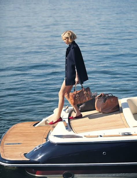 sunday sail Birkin Mom, Preppy Women, Yacht Life, Elegante Casual, Vision Boards, Rich Kids, Sporty And Rich, Nautical Fashion, California Style