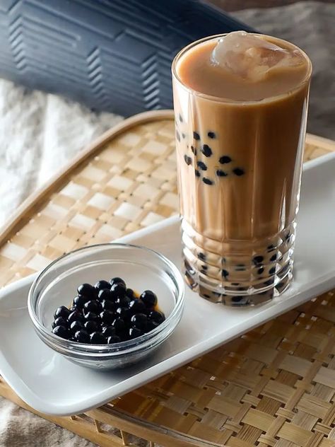 Diy Boba Tea, Making Boba Tea, Black Boba Tea, Black Tea Boba, How To Make Brown Sugar Boba, How To Make Boba, Asthetic Drinks Boba, Boba Tea Recipe, Boba Tea