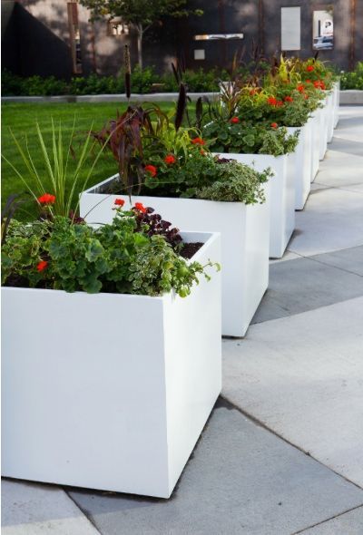 Flower pot stand outdoor