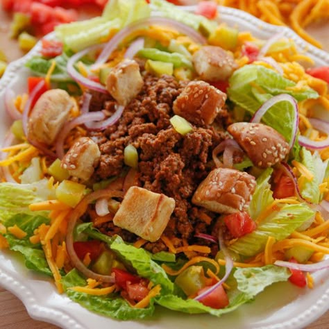 Cheeseburger Salad Recipe, Hamburger Salad, Pioneer Woman Recipes Dinner, Cheeseburger Salad, Ree Drummond Recipes, Burger Salad, Mayo Salad, Pioneer Woman Ree Drummond, Cheese Burger