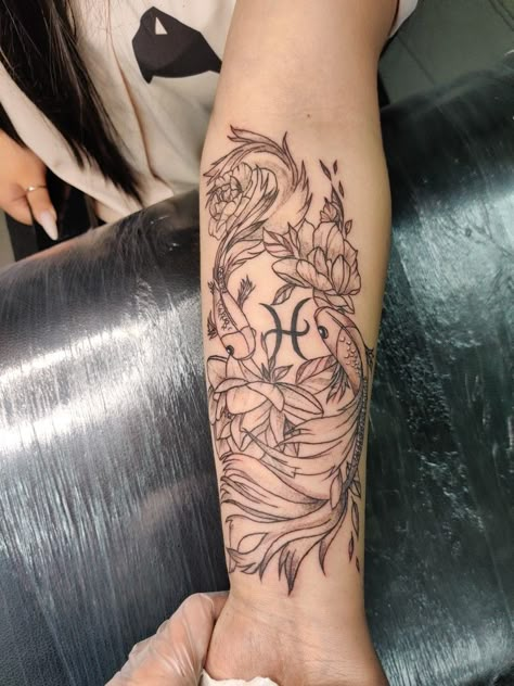 Goddess Tattoo Design Pisces, Pisces Tattoo Ideas For Women, Pisces Flower Tattoo, Pisces Tattoo Designs For Women, Pisces Goddess Tattoo, Fem Tattoos, Pisces Fish Tattoos, Tattoo Pisces, Coy Fish Tattoos