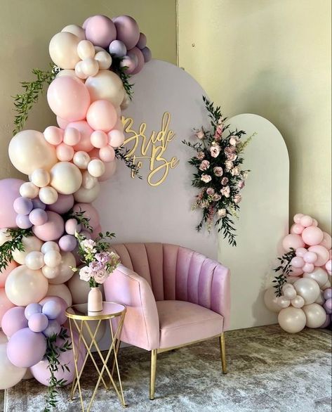 Balloon Cascade, Bachelorette Party Balloon, Paris Birthday Theme, Bride To Be Decorations, Wedding Stage Backdrop, Bridal Shower Balloons, Bridal Tea Party, Bridal Shower Planning, Floral Balloons