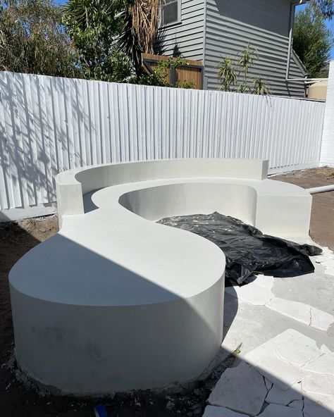 Leading Edge Rendering | Concrete Finish Bench Seat on this Northcote Project. #concrete #concretedesign #concreteconstruction #concretelife #concretedecor… | Instagram Concrete Bench Outdoor, Concrete Bench Seat, Landscape Details, Fireplace Outdoor, Wood And Concrete, Concrete Bench, Concrete Finish, Corner Garden, Concrete Design