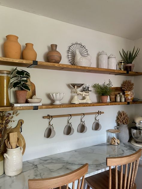 Open kitchen shelf styling. Scaffold board shelves styled in farmhouse style. Budget kitchen inspiration for your home decor.