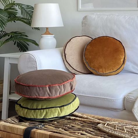 Round Pillows, 30 Color Pillows, Cover and Insert, Customizable Piping Colors, Velvet Round Chair Pad Cushion, Round Floor Cushion - Etsy Circle Pillows, Color Pillows, Round Floor Cushion, Papasan Cushion, Alternative Furniture, Round Pillows, Frank Green, Round Chair, Chair Pillow