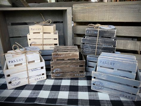 Mini Pallet Ideas, Diy Projects Using Pallets, Mini Pallet Coasters, Farmhouse Coasters, Pallet Coasters, Pallet Crates, Rustic Coasters, Storage Crate, Diy Coasters