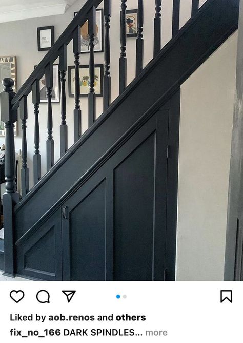 Black Hallway Stairs, Painting Ideas For Stairway Walls, Victorian Banister Ideas, Dark Painted Bannister, Anthracite Staircase, Black Banister Ideas, Dark Grey Bannister, Stair Banister Paint Ideas, Dark Bannister