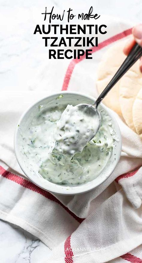 Yoghurt Dipping Sauce, Yoghurt Sauce Chicken, Yoghurt Dip Recipe, Homemade Taziki Sauce, Appetizers For Party Healthy, Taziki Sauce, Greek Tzatziki Sauce, Easy Tzatziki, Pane Pita