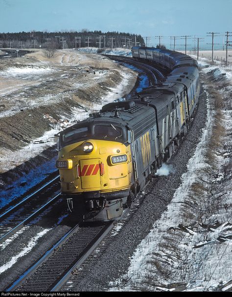 Via Rail Canada, Via Rail, Big Machines, Railroad Photography, Nice Places, Vintage Stuff, Ontario Canada, Beautiful Photo, Ontario