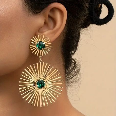 Golden Sun Exaggerated Sun Design With Emerald Shiny Zircon Decor Dangle Earrings Retro Luxury Style Zinc Alloy Jewelry Banquet Ornaments - Jewelry & Accessories - Temu Green Stone Jewelry, Emerald Green Stone, Gold Sunburst, Starburst Earrings, Flower Ear, Sun Designs, Cubic Zirconia Jewelry, Rhinestone Decor, Art Deco Earrings