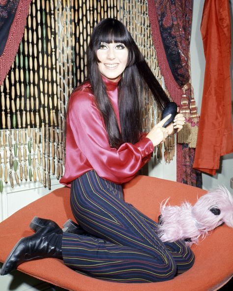 Cher Brushes Hair Cher 60s, 60s Fashion Trends, 70s Mode, Cher Photos, 60s 70s Fashion, Blue Black Color, Swinging Sixties, I'm With The Band, 1960s Fashion