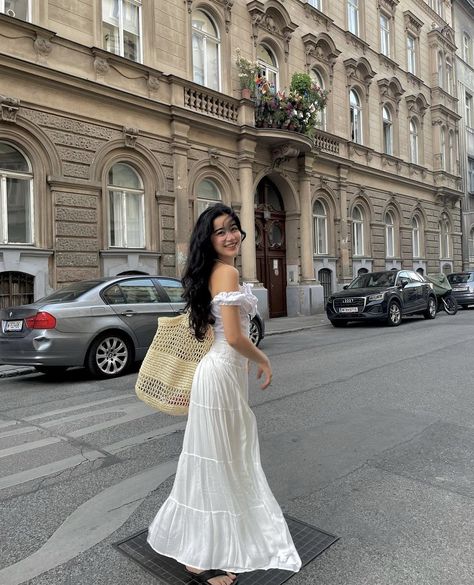 @apj.bella on ig Beautiful Profile Pictures, Bride Floral, Deep Breaths, Picnic Dress, Long White Dress, Dress Aesthetic, Vibe Clothes, Whimsical Fashion, Women Photography Poses