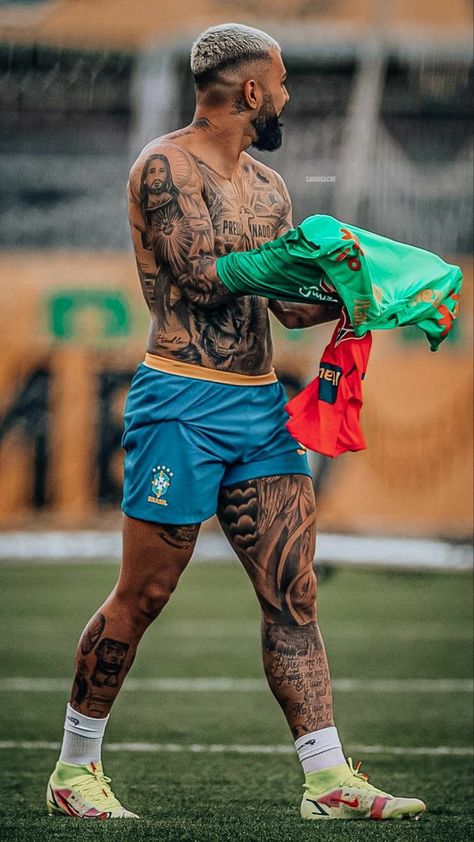 Rugby Tattoo, Bleached Hair Men, Tattoo Pierna, Tato Flash, Black Men Tattoos, Football Tattoo, Tatted Men, Full Leg Tattoos, Tattoo Background