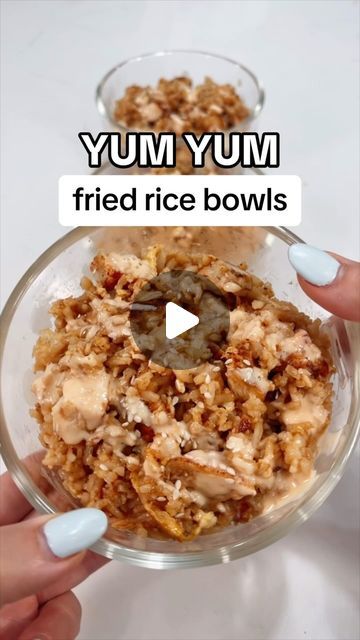 MaKayla Kim Thomas on Instagram: "A high protein, go-to meal prep for me 😋 reheats so perfectly too 🔥 feel free to switch up the protein, add veggies, or adjust amounts to fit your needs 🫶🏼  NOTE—i cooked 3/4 cups of instant rice (but remember, rice typically doubles in size when cooked) then I mixed that with the entire cauliflower rice package, and then divided the total amount amongst my 3 bowls. Adjust amounts to fit your needs!   Yum yum bowls are from my Balanced Bites cookbook 🩷  348 cal, 12 fat, 30 net carb, 33 protein  If you’re tired of guessing, spinning your wheels, or prepping food you don’t even enjoy—get all my realistic, easy meals in ONE spot + let’s crush our goals 😼💪🏼 makaylathomas . com    #mealprep #highproteinmealprep #friedrice #healthymeals #easymeals #lunch Savory Meal Prep, High Protein Asian Meal Prep, Mikayla Thomas Fit Recipes Lunch, Makayla Thomas Cookbook Pdf, Mykala Thomas Fit, Makayla Thomas Fitness, High Protein Fried Rice, High Protein Dinner Meal Prep, Yum Yum Bowls