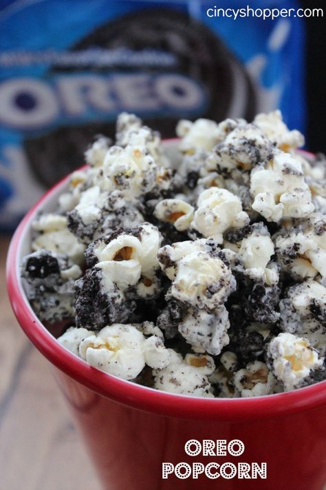 12 Holiday Recipes | Popcorn Recipes | Holiday Recipes | Popcorn Recipes Sweet | Foods for Gifts | Popcorn Recipes Sweet | Foods for Gift Giving | Homemade Food Gifts | Homemade Food Gifts Easy | Recipes for Popcorn | You'll love these fun popcorn recipes on Six Clever Sisters. These make great foods for gifting this holiday season! Oreo Popcorn, Hashbrown Casserole, Popcorn Treats, Dinner Side, Oktoberfest Party, Popcorn Recipes, Cracker Barrel, Yummy Sweets, Snack Mix