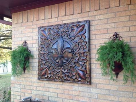 Interesting Options For Outdoor Wall Decor To Enhance The Exterior Brick Wall Decor Ideas, Large Outdoor Wall Art, Outdoor Metal Wall Decor, Outside Wall Art, Metal Garden Wall Art, Brick Wall Decor, Patio Wall Decor, Porch Wall Decor, Deco Champetre