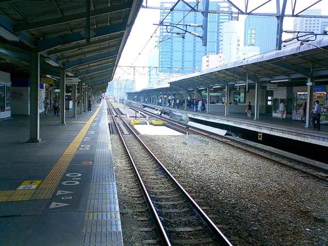 NEW CAMERAS IN JAPAN CAN DETECT DRUNKS AT TRAIN STATIONS AND ALSO SAVE LIVES Japan Train, Save Life, Railway Station, Modern Life, Saving Lives, Train Station, Osaka, Science And Technology, Railroad Tracks