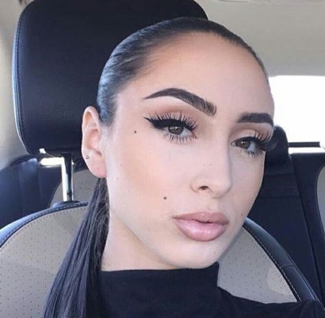 Sahlt Alycia Nails, Sahlt Alycia, Beauty Queen Makeup, Glam Life, Blending Eyeshadow, Queen Makeup, How To Apply Eyeshadow, Good Year, Beauty Games