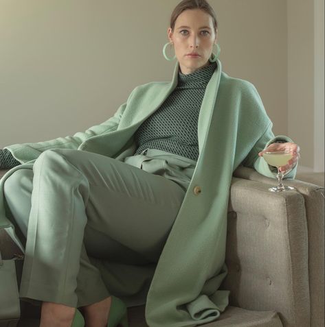 Monochromatic Fashion Women, Monochromatic Outfit Soft Autumn, Monochromatic Color Outfit, Sea Foam Outfit, Shades Of Green Outfits For Women, Sea Green Outfit, Monochromatic Outfit Green, Soft Green Outfit, Emerald Outfit