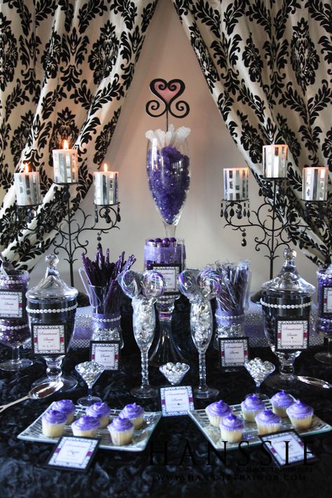 candy bar Gothic Wedding Dessert Table, Halloween Candy Bar Wedding, Gothic Candy Bar, Halloween Candy Table Ideas, Purple Candy Bar Ideas, Black Silver Purple Halloween Party, Purple Halloween Decorations, Formal Masquerade, Purple Candy Table