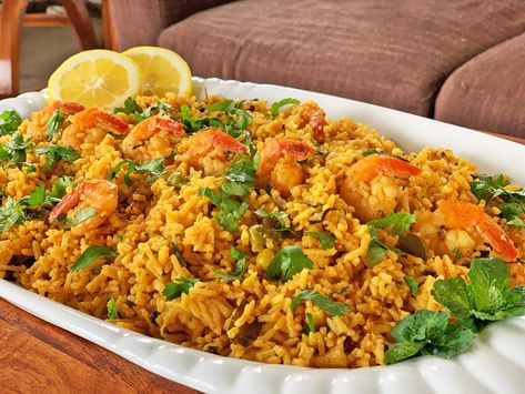 Prawn Pulao Recipe, International Food Day, Biryani Recipes, Spicy Prawns, Kids Recipe, Vegetable Stock Cubes, Prawn Curry, Healthy Indian Recipes, Pulao Recipe