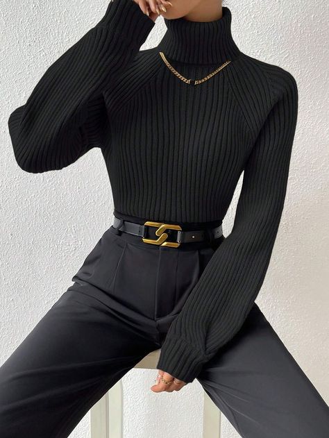 Turtleneck Street Style, Chunky Knit Sweater Dress, Activewear Trends, Pullover Outfit, Sweater Trends, Black Turtleneck, Ribbed Knit Sweater, Knit Sweater Dress, Chunky Knits Sweater