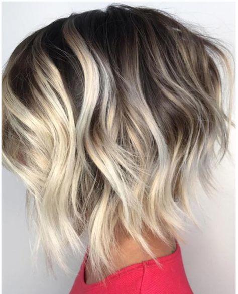 Wavy Angled Bob, Blonde Bob Haircut, Blond Balayage, Thick Wavy Hair, Wavy Lob, Wavy Bob Hairstyles, Wavy Bob, Choppy Bob Hairstyles, Angled Bob