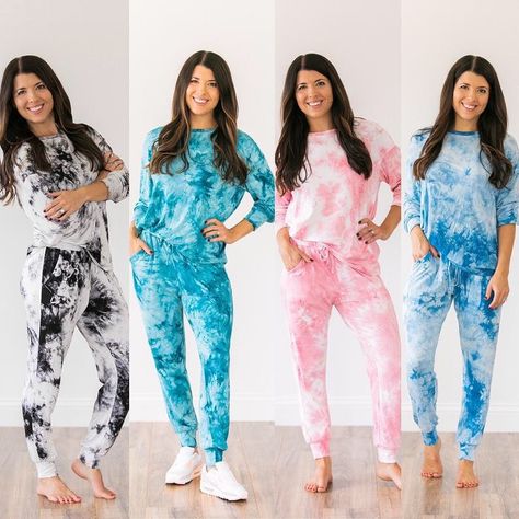 May and Joy on Instagram: “The tie dye sets are my favorite design to date. And the material is like butter. Which color is your favorite?” Tie Dye Sweatpants Outfit, Tie Dye Tracksuit, Tie Dye Sets, Nashville Fashion, Pink Lounge, Dye Pants, Lounge Wear Set, Tracksuit Outfit, Tie Dye Pants