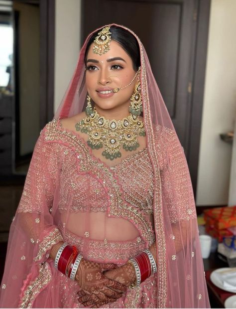 Menhdi Dress, Nikkah Pic, Hairstyles For Lehenga, Gurudwara Wedding, Bridal Choli, Isha Ambani, Makeup Consultation, Lehengas Wedding, Bridal Jewellry