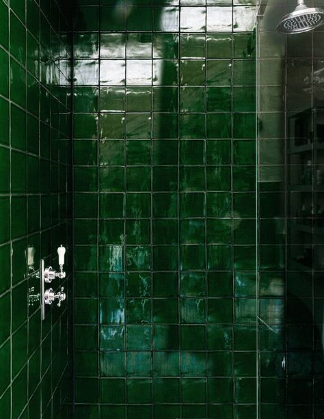 The Notting Hill home of designer Matilda Goad Matilda Goad, Tiled Bathroom, Topps Tiles, Dark Green Aesthetic, Slytherin Aesthetic, Salon Interior Design, Bad Design, Green Tile, Green Interiors