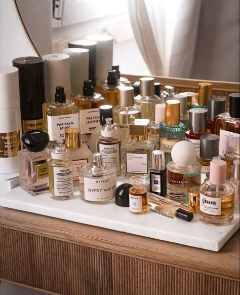 Le Labo Aesthetic, Niche Perfume Collection, Perfume Wardrobe, Niche Fragrances, Perfume Collection Display, Perfume Wishlist, Fragrance Lab, Selfcare Skincare, Perfume Organization