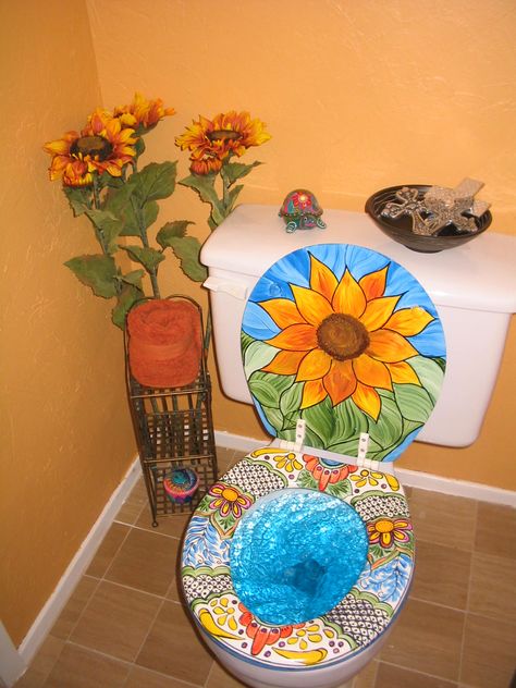 Mexican Talavera inspired painted toilet seat and lid. The seat matches my sink. Used black Sharpie and acrylic paints, sealed. Painted Toilet, Designer Toilet, Sunflower Bathroom, Mosaic Sink, Out Houses, Toilet Chair, Toilet Art, Toilet Seats, Talavera Pottery