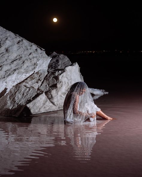 Pink lake @willow.blythe and the full moon 🌕🌕🌕 hair by the incredible @tenesha_styles ❤️ Moon Pool, Water Photoshoot, Moon Hair, Aquarius Season, Pink Lake, The Full Moon, Birthday Photos, In Water, Full Moon