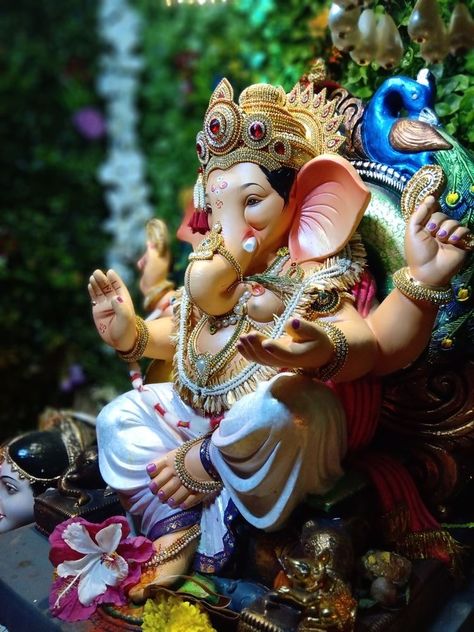 Ganesha Asthetic Pic, Ganesh Chaturthi Murti, Ganpati Bappa Murti Decoration, Ganpati Murti For Ganesh Chaturthi, New Ganesh Murti Images, Gowri Ganesha Decoration, Beautiful Ganesha Pictures, Ganesha Art Wallpaper, Ganesh Murti Decoration