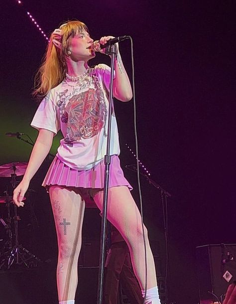 Paramore Hayley Williams Outfits, Paramore Aesthetic Outfits, Hayley Williams Concert Outfit, Hayley Williams Stage Outfits, Paramore Outfits, Hailey Williams Outfit, Hailey Williams, Hayley Williams Outfits, Paramore Concert Outfit