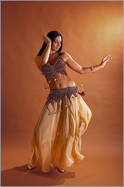 Belly Dance Pose Reference, Belly Dancer Outfits, Harem Girl, Belly Dance Outfit, Dancers Outfit, Belly Dance Costume, Festival Makeup, Belly Dance Costumes, Dance Photos