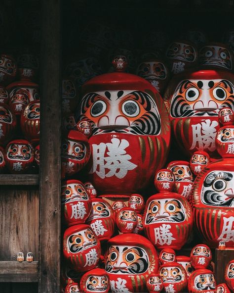 Japanese Festival, Daruma Doll, Japanese Drawings, Asian Inspiration, Japanese Folklore, The Zen, Japan Culture, Aesthetic Japan, Japanese Interior