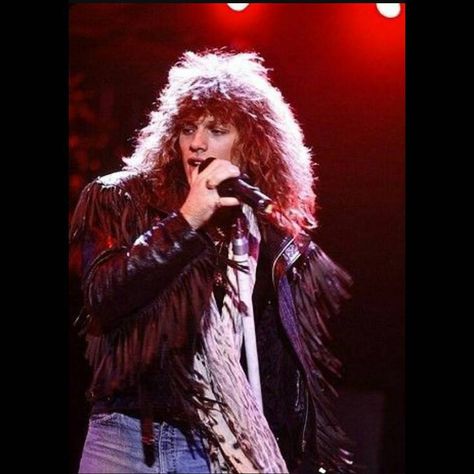 Jon Bon Jovi circa 1986 @always.run.to.bonjovi | Instagram Wild Is The Wind, Bon Jovi 80s, Bon Jovi Always, Bon Jovi Pictures, 80s Hair Bands, 80s Rock, Diane Lane, Aubrey Plaza, Glam Metal