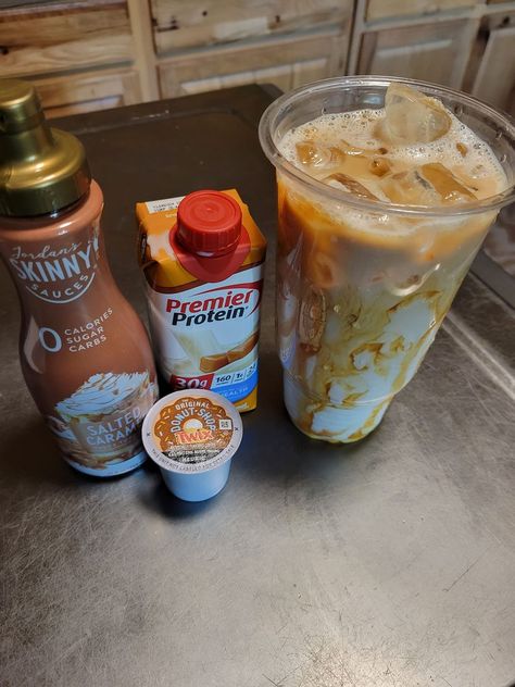 Protein Shake And Chaffle Recipe Ideas | Salted caramel Twix iced protein coffee 😋 Iced Protein Coffee, Cold Coffee Drinks Recipes, Protein Drink Recipes, Iced Coffee Protein Shake Recipe, Iced Coffee Protein Shake, Coffee Protein Shake, Coffee Recipes Starbucks, Cold Coffee Recipes, Iced Coffee Drinks