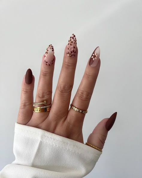 Nails Ideas Thanksgiving, Chrome Birthday, Women Thanksgiving Outfit, Cute Thanksgiving Nails, Rose Flower Diy, Diy Rose Flower, Thanksgiving Outfit Women Casual, Thanksgiving Nails Color, Clear Nail Designs