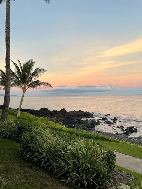 Wailea Beach, Maui Resorts, Outrigger Canoe, Hawaiian Culture, Morning View, Algarve Portugal, Babymoon, Ceremony Location, Honeymoon Destinations