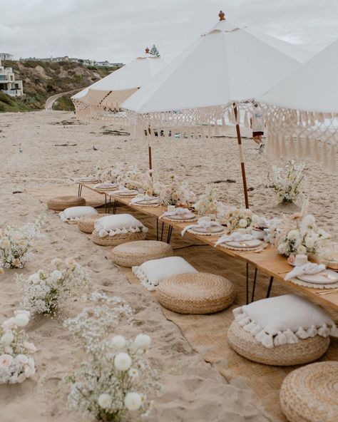 Luxury picnics are the new fun trend for events — from date nights to weddings, here's everything you need to know about pop-up picnic parties! 100 Layer Cake, Layer Cake, Outdoor Wedding, Wedding Ceremony, Wedding Reception, Bridal Shower, The Beach, Shower, Cake