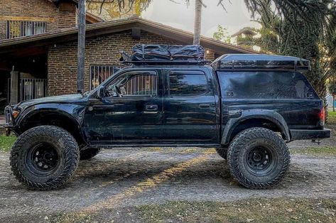 Overland Toyota, 1st Gen Tacoma Interior Mods, Lifted Four Runner, 1st Gen Tacoma, 4runner Build, Tacoma Build, Toyota Prerunner, Tacoma Prerunner, Old 4runner