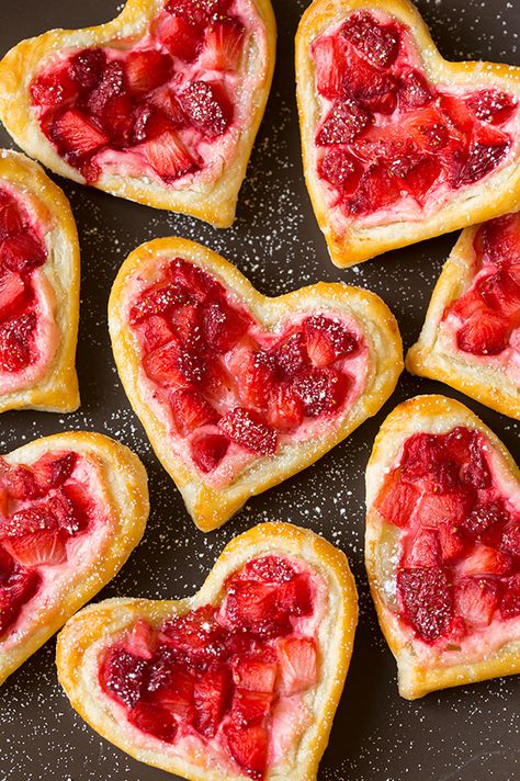 Heart-Shaped Strawberry Cream Cheese Breakfast Pastries Strawberry Cream Cheese Breakfast, Strawberry Toast, Cream Cheese Breakfast, Valentines Breakfast, Tasty Pastry, Pastry Cook, Valentines Baking, Cheese Breakfast, Valentine Desserts