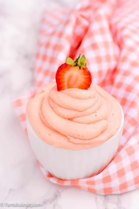 This strawberry buttercream frosting is so easy and the jam adds the flavor and it's wonderful! #strawberry #frosting #jam #strawberrybuttercream Strawberry Frosting Recipes, Flavored Butter Recipes, Mini Bakery, Strawberry Shortcake Cookies, Cottage Bakery, Easy Buttercream Frosting, Strawberry Buttercream Frosting, Strawberry Things, Cake Filling Recipes