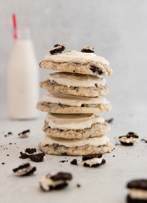 brown butter oatmeal chocolate chip cookies - the palatable life Tiktok Cookies, Milkshake Cookies, The Palatable Life, Palatable Life, Ultimate Cookie Recipe, Lemon Blueberry Cookies, Cupcake Diy, Crumbl Copycat, Cookies And Cream Milkshake