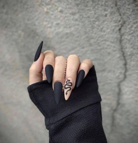 Almond Nails Designs Edgy, Extravagant Nails Designs Short, Heavy Metal Nails, Nail Art Grunge, Nail Nail Designs, Acrylic Nails Ideas, Velvet Nails, Art Designs Ideas, Punk Nails