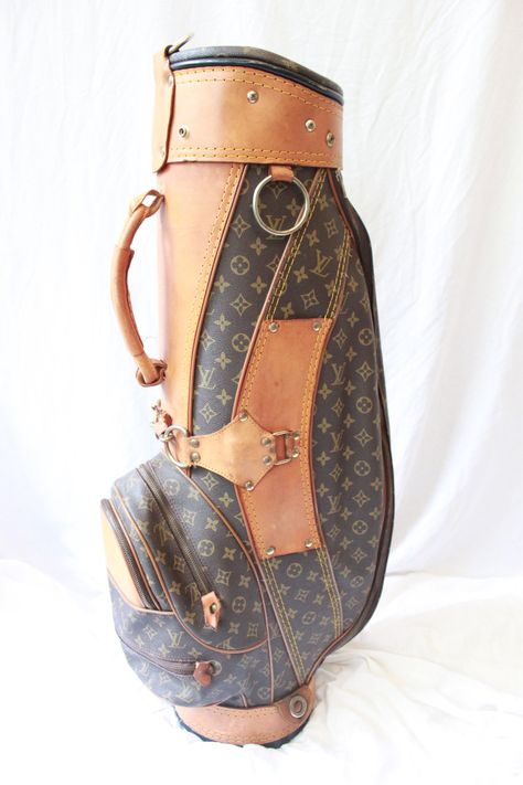 Louis Vuitton Golf Bag. #golf #louisvuitton sorry this is my shallow side showing :):) Golf Fashion Men, Golf 7 R, Golf Ball Crafts, Golf Club Grips, Golf Push Cart, Golf Pants Women, Golf Girl, Best Golf Clubs, Golf Ladies